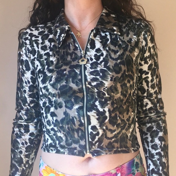 🐾 Leopard Disco Top 🐾 - Picture 2 of 8